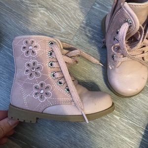 Girls pink boots